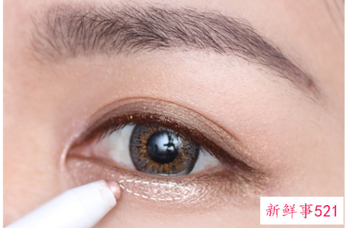 卧蚕和眼袋怎么区别