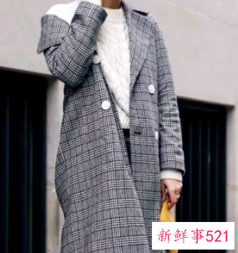 白色毛衣配什么色