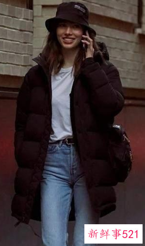 黑色大衣配什么帽子呢