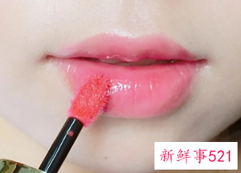 怎样涂唇釉不会特别显颜色