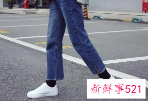 女生束脚牛仔裤配什么鞋