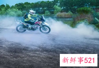 梦见飙摩托车什么意思