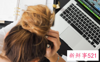 看手机眼睛模糊用什么眼药水