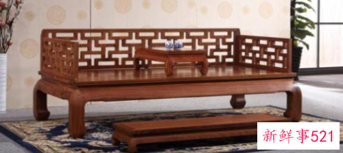 罗汉床摆放有讲究