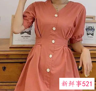 小个子女生穿裙子好看还是穿裤子好看