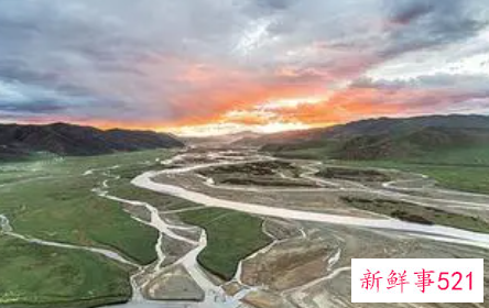 三江源头在青海哪个县