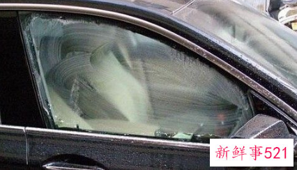 怎么擦汽车玻璃又快又干净不留水痕