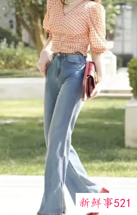 高腰直筒牛仔裤怎么配上衣