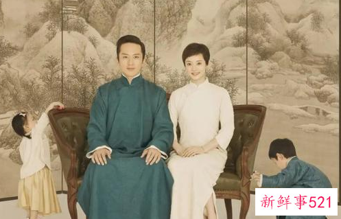 邓超晒生活日常，称女儿睡前要求打扑克