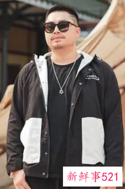 胖子穿什么颜色衣服好看