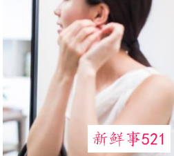 刚摘下耳钉几分钟就堵了