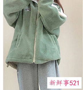 冬天卫裤怎么搭配上衣好看