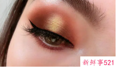 学习欧美彩妆风着俏皮冷艳妆