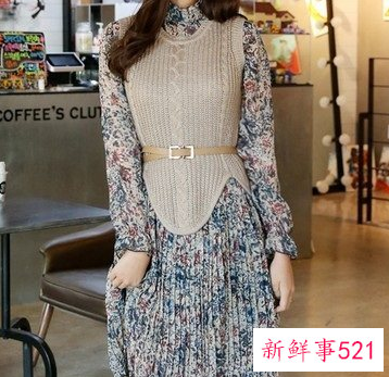 毛衣背心怎么搭配好看呢