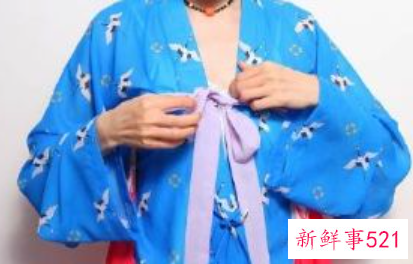 齐胸裙子的穿法