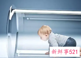 未满月新生儿哭闹要不要去抱