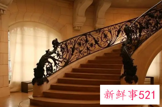 梦见危险的楼梯