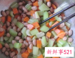 芹菜拌花生米家常做法窍门