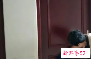 木门上的油污怎样去除