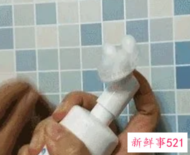 洗面奶用刷头好还是手洗好