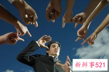 代课老师面试自我介绍三分钟