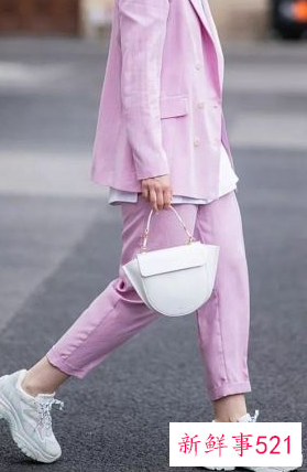 运动鞋穿什么衣服比较搭配