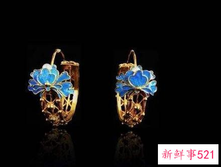 耳环起源于什么时候