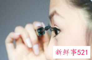 眼睫毛怎么夹才会翘而且不用上眼睫毛膏
