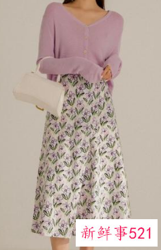 碎花半身裙的搭配