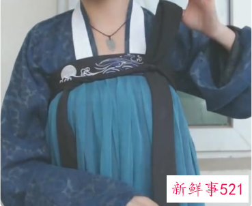 齐胸襦裙怎么穿