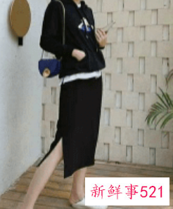 开叉黑裙子配什么上衣