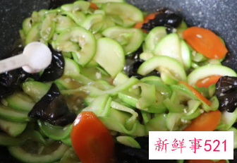 蒜炒西葫芦的家常做法