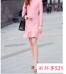 粉色蕾丝裙配什么鞋子