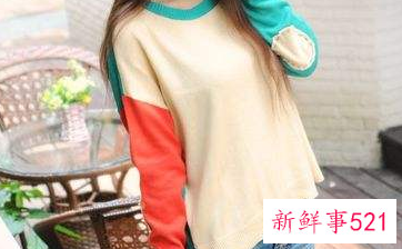 低圆领毛衣内搭配