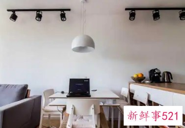 客厅放电脑好吗