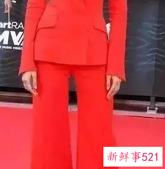 夏天适合的长裤搭配