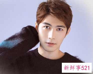 陈学冬黄景瑜节目中逛街，网友：像家长带孩子