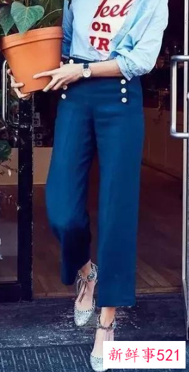 牛仔短裤可以搭配什么鞋