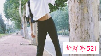 秋季阔腿牛仔裤配什么上衣好看