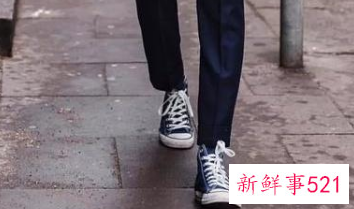 商务皮鞋配什么裤子好看