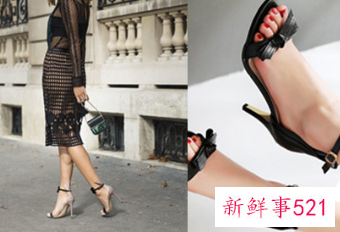 粉色蕾丝裙配什么鞋子