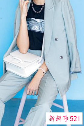 休闲小西装套装搭配什么鞋子