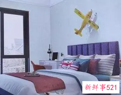 78年属马床头靠哪个方向