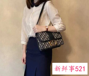 40岁女人怎么穿衣服显年轻