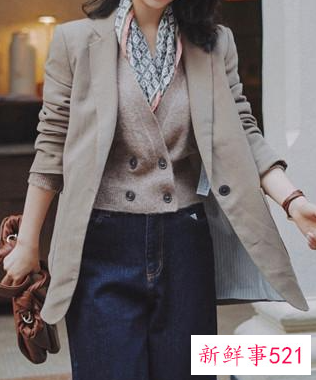 咖啡色半身裙百搭吗