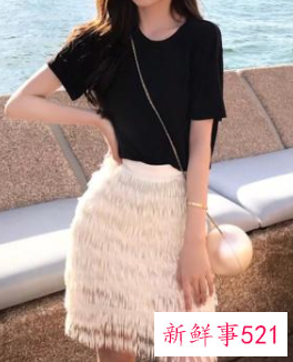 黑色t桖配什么裙子好看