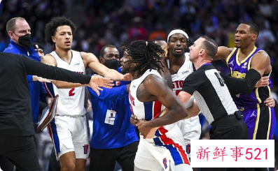 名记曝詹姆斯赛后试图再次道歉