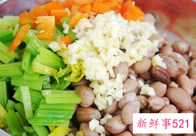 芹菜拌花生米家常做法窍门