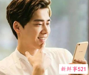 前男友总给你点赞是什么意思