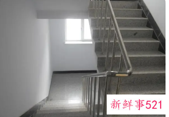 梦见危险的楼梯